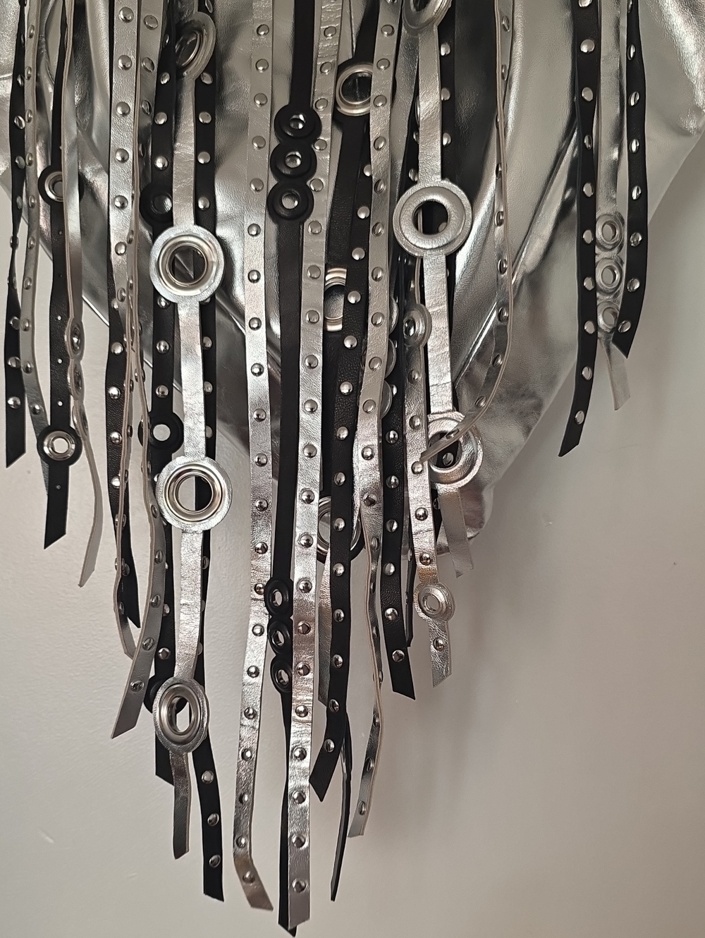 RARE HTF Aimee Kestenberg Silver and Black Fringe Shoulder Bag - Designer Style - Picture 4 of 15